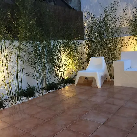 Near Monsanto W/ Barbecue Lisboa